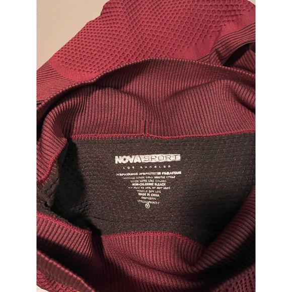 Nova Sport Wine Burgundy Black Pinstripe Leggings Size M Preowned Perfect Cond - Picture 3 of 3